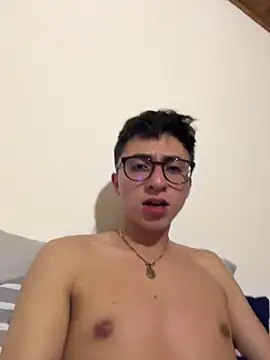 CamiRojas boy online show from 10-24-25, 04:09