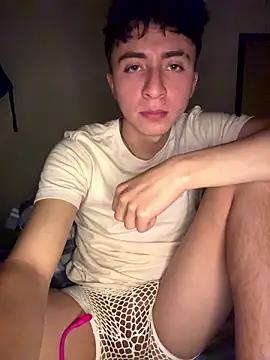 Snapshot of CamiRojas_boy chatting on 07-12-26, 03:08 CamiRojas boy online show from 07-12-26, 03:08
