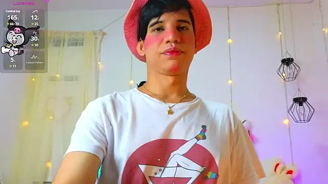 Ariel Femboy  online show from 03-21-25, 05:00