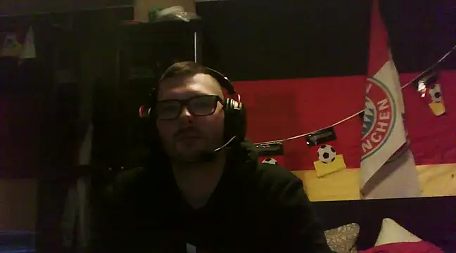 Snapshot of Die-geile-Sau chatting on 02-10-25, 09:25 Die-geile-Sau online show from 02-10-25, 09:25