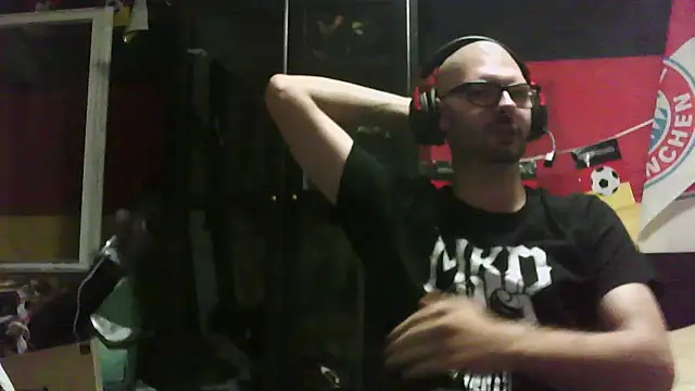 Snapshot of Die-geile-Sau chatting on 09-20-25, 08:21 Die-geile-Sau online show from 09-20-25, 08:21