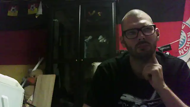 Snapshot of Die-geile-Sau chatting on 10-27-25, 08:46 Die-geile-Sau online show from 10-27-25, 08:46