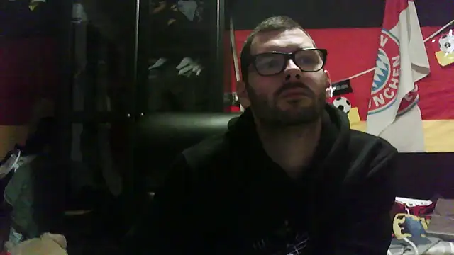 Snapshot of Die-geile-Sau chatting on 11-24-25, 04:07 Die-geile-Sau online show from 11-24-25, 04:07