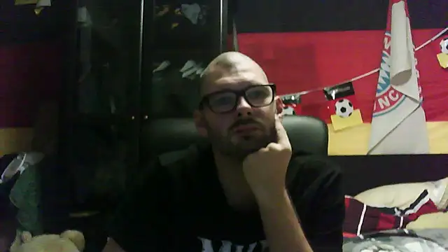 Snapshot of Die-geile-Sau chatting on 11-27-25, 09:39 Die-geile-Sau online show from 11-27-25, 09:39