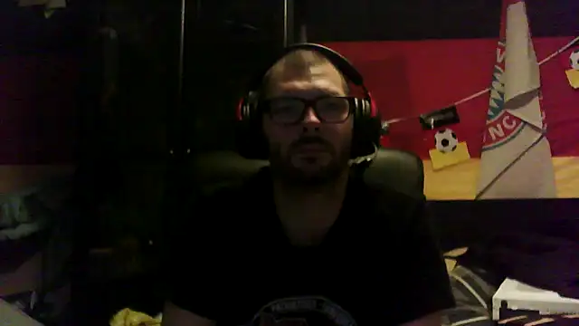 Snapshot of Die-geile-Sau chatting on 12-04-25, 09:34 Die-geile-Sau online show from 12-04-25, 09:34