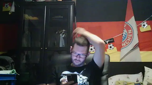 Snapshot of Die-geile-Sau chatting on 02-15-26, 09:55 Die-geile-Sau online show from 02-15-26, 09:55