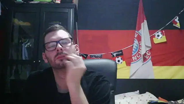 Snapshot of Die-geile-Sau chatting on 02-27-26, 09:26 Die-geile-Sau online show from 02-27-26, 09:26