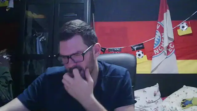 Snapshot of Die-geile-Sau chatting on 03-05-26, 09:33 Die-geile-Sau online show from 03-05-26, 09:33