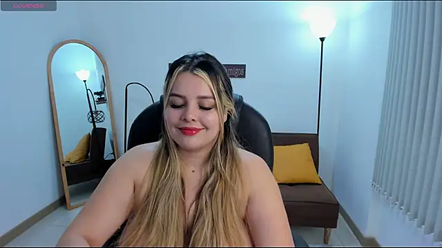 Snapshot of camiilaa1 chatting on 01-19-25, 05:37 camiilaa1 online show from 01-19-25, 05:37