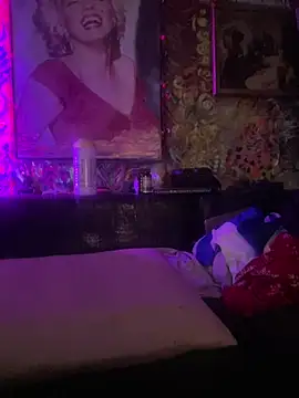 Snapshot of BarryKingsman chatting on 02-16-25, 02:21 BarryKingsman online show from 02-16-25, 02:21