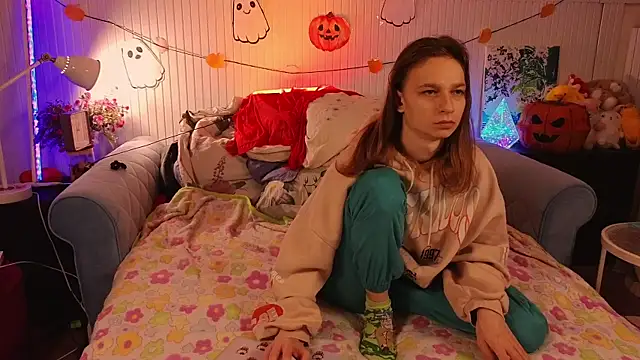 Frank Fraer online show from 10-28-25, 03:58