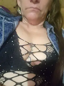 Snapshot of SeductionSilera chatting on 02-20-25, 02:02 SeductionSilera online show from 02-20-25, 02:02