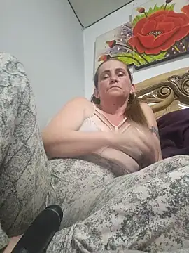 Snapshot of SeductionSilera chatting on 02-25-25, 08:30 SeductionSilera online show from 02-25-25, 08:30