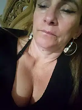 Snapshot of SeductionSilera chatting on 03-13-25, 03:44 SeductionSilera online show from 03-13-25, 03:44