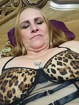 Snapshot of SeductionSilera chatting on 11-04-25, 06:18 SeductionSilera online show from 11-04-25, 06:18