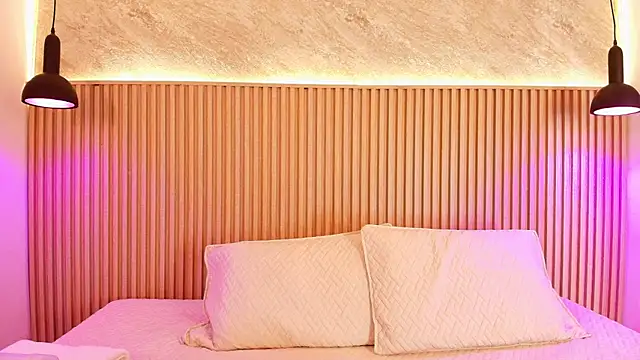 Snapshot of big_tits_in_your_face chatting on 10-08-25, 08:06 big tits in your face online show from 10-08-25, 08:06