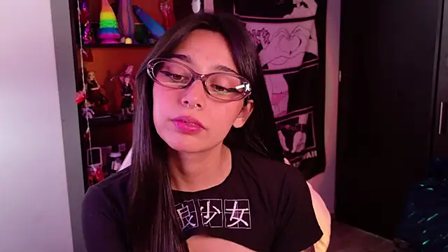 amber yull online show from 06-15-26, 02:52