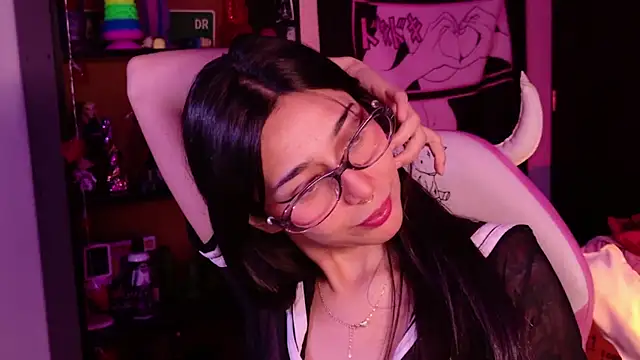 amber yull online show from 06-20-26, 01:19