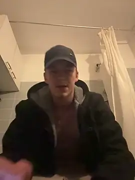 Toyjungee online show from 12-17-24, 07:04