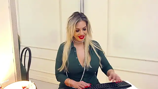 SashaAllford online show from 12-29-24, 03:44