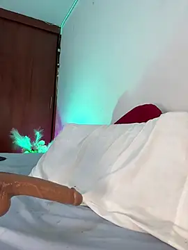 nicolette sweet  online show from 02-25-25, 03:16