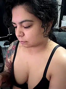 kimmiakiss22 online show from 10-11-25, 08:18