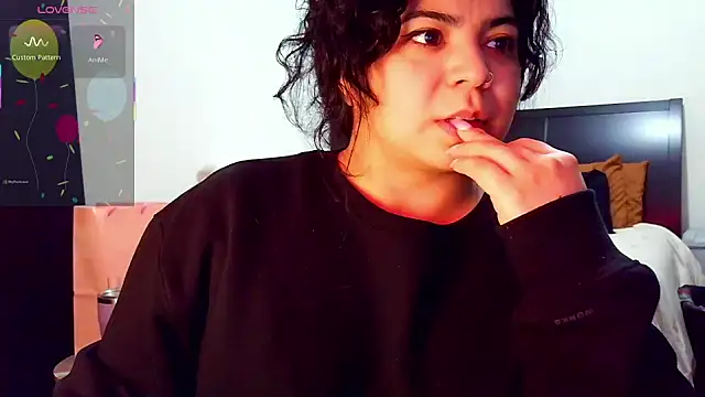 kimmiakiss22 online show from 11-17-25, 03:23