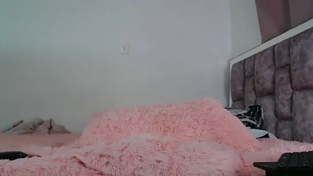Snapshot of dolcemacca chatting on 07-02-26, 03:23 dolcemacca online show from 07-02-26, 03:23