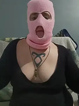 Lolabeluccia xh  online show from 12-04-25, 07:39