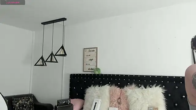 natasha logan  online show from 02-15-25, 04:03