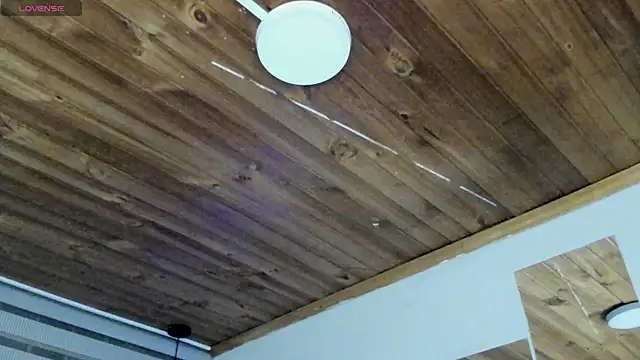 natasha logan  online show from 09-21-25, 04:03