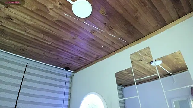 natasha logan  online show from 09-30-25, 04:06