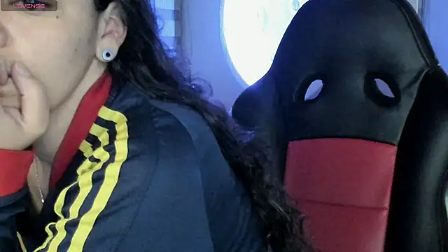 natasha logan  online show from 03-27-26, 04:07