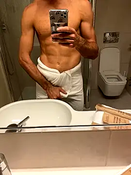 Snapshot of Fellix chatting on 10-28-25, 04:53 Fellix online show from 10-28-25, 04:53