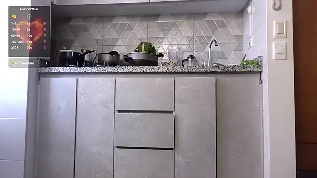 Snapshot of mini_kunis chatting on 12-10-24, 01:55 mini kunis online show from 12-10-24, 01:55