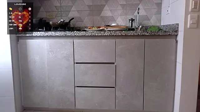 Snapshot of mini_kunis chatting on 12-17-24, 02:22 mini kunis online show from 12-17-24, 02:22