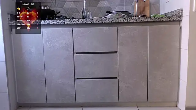 Snapshot of mini_kunis chatting on 12-22-24, 02:38 mini kunis online show from 12-22-24, 02:38