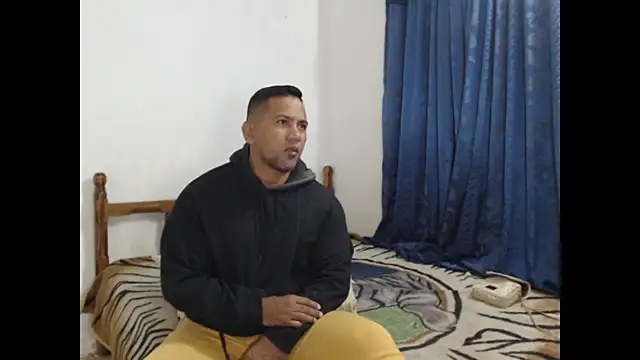 Snapshot of lover_1994 chatting on 10-02-25, 09:27 lover 1994 online show from 10-02-25, 09:27