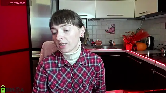 TayanaJons online show from 11-24-25, 08:03