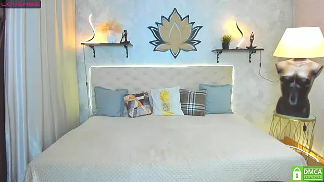 StripBianka online show from 10-13-25, 09:42