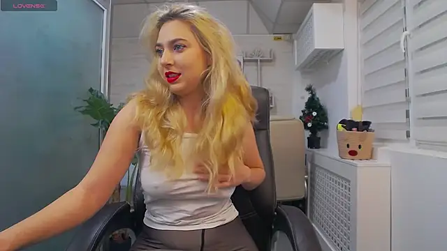 AvaBlue  online show from 12-28-24, 04:08