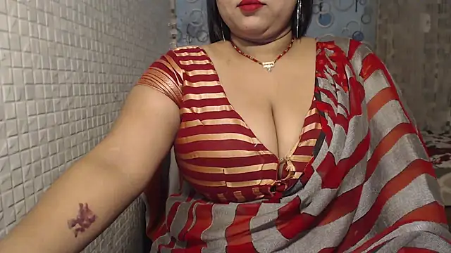 Snapshot of Oh_Maya chatting on 03-02-25, 04:42 Oh Maya online show from 03-02-25, 04:42