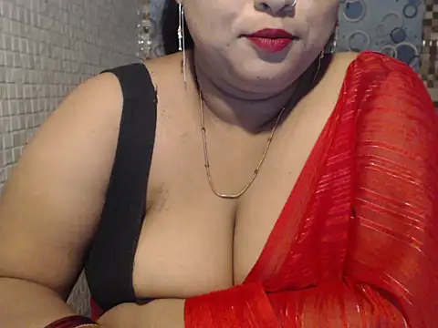 Snapshot of Oh_Maya chatting on 10-09-25, 03:59 Oh Maya online show from 10-09-25, 03:59