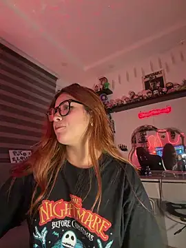 Snapshot of crystal_bunny7 chatting on 12-02-25, 02:50 crystal bunny7 online show from 12-02-25, 02:50