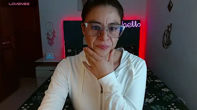 Snapshot of antonella_sweet33 chatting on 03-01-25, 11:04 antonella sweet33 online show from 03-01-25, 11:04