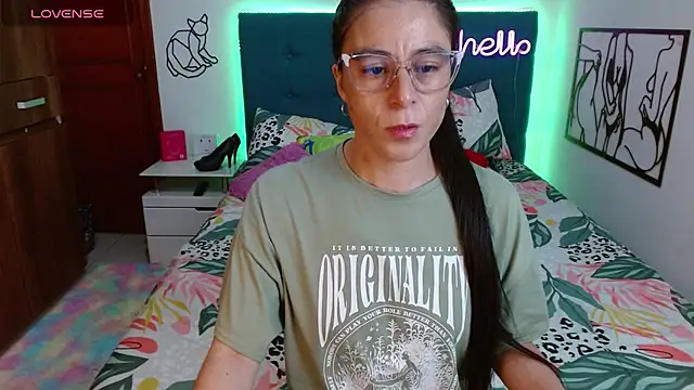 Snapshot of antonella_sweet33 chatting on 10-12-25, 09:25 antonella sweet33 online show from 10-12-25, 09:25