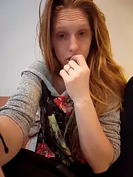 Snapshot of GoldenFlameGoddess chatting on 02-16-25, 10:43 GoldenFlameGoddess online show from 02-16-25, 10:43
