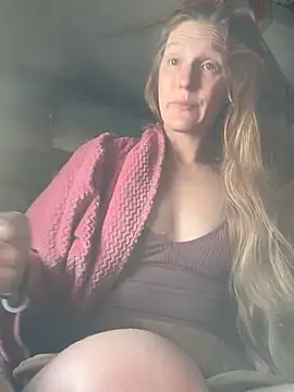 Snapshot of GoldenFlameGoddess chatting on 03-07-25, 04:00 GoldenFlameGoddess online show from 03-07-25, 04:00