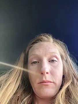 GoldenFlameGoddess online show from 04-19-26, 01:05