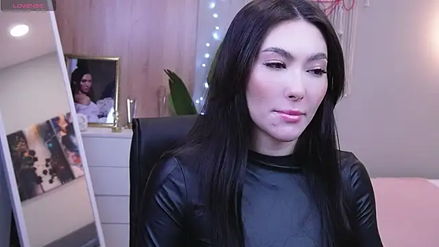 Molly Jons online show from 03-11-25, 12:33